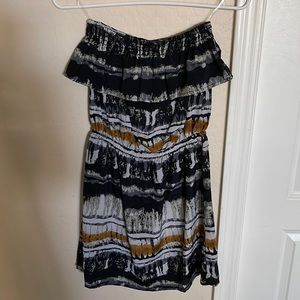 Cute lightweight strapless dress from Francesca’s Collections. NWT. Size S.